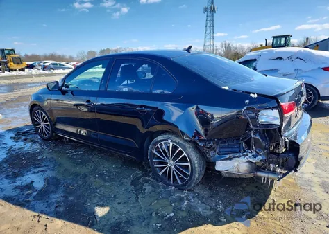 2016 Volkswagen Jetta Sport z USA, uszkodzony, nr VIN 3VWB17AJXGM392205